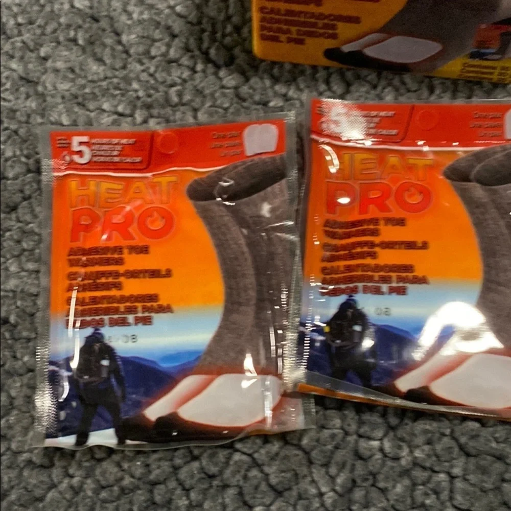 18 pairs of Heat pro adhesive toe warmers
